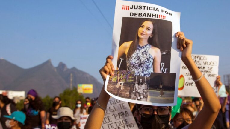 “Jóvenes no miden peligro con extraños o al salir por las noches”: padres de Debanhi