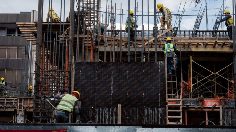 Identifican a patrones por malas prácticas: llaman a no dar de baja a trabajadores en diciembre