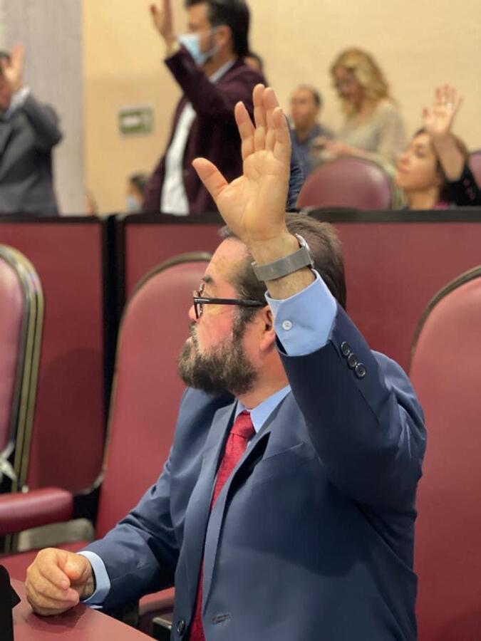 El diputado Sergio Guzmán…le cumple a Veracruz y distrito XXX