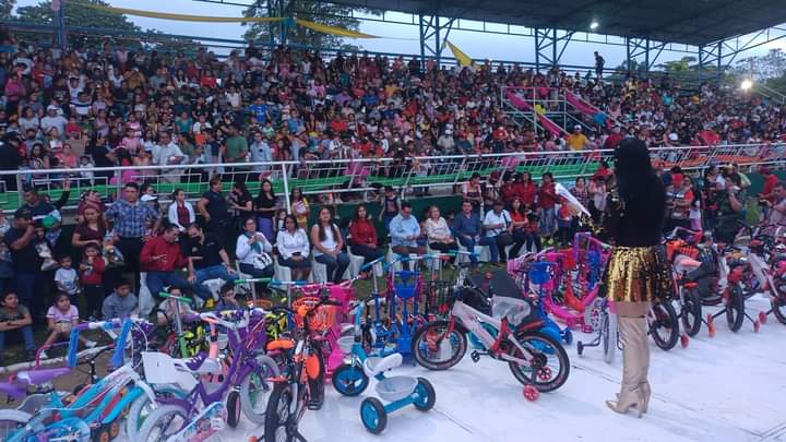 EL Profe Noé… una celebración de “Día de Reyes” con mensaje político