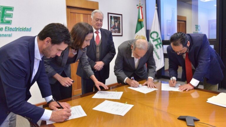 Firma CFE memorándum de entendimiento con Carso y Sempra Infraestructura
