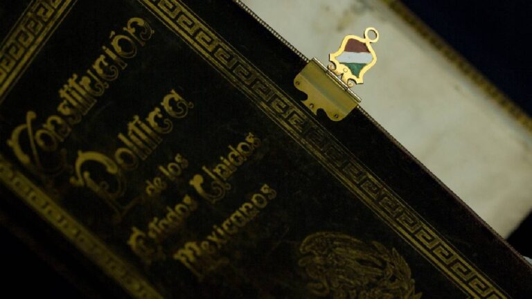 ¿Dónde se encuentra la Constitución Política de México?