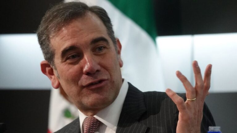 En casi 2 millones, finiquito del INE a Lorenzo Córdova